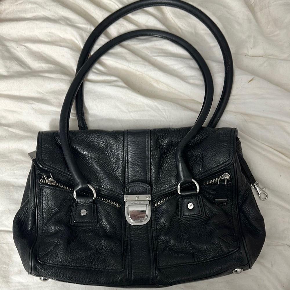 EPLC MICHAEL KORS Elegant Black Leather Handbag
13x7